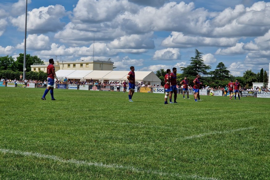 As Layrac :   file en Demi-finale