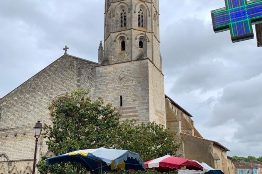 Fleurance : Ambiance lourde et visages fermés ce matin sur le marché de Fleurance.